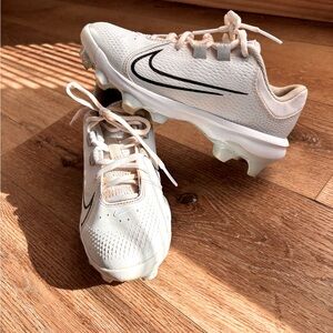 Nike White and Cream Soccer Cleats